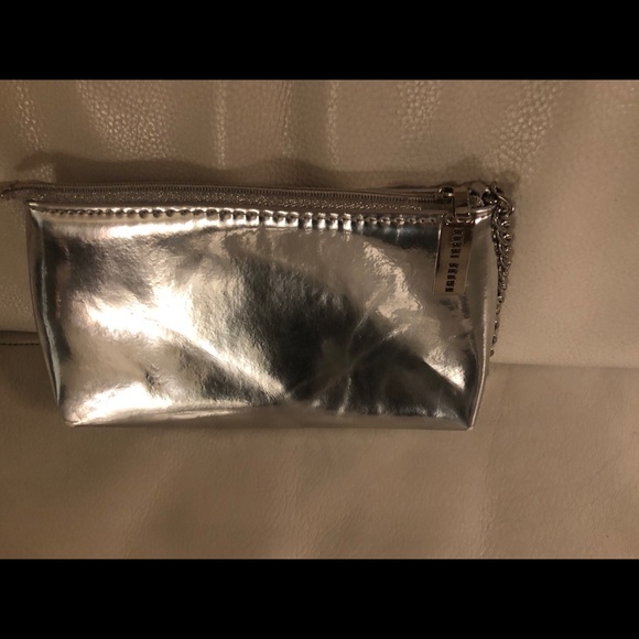 Bobbi Brown Wristlet/Clutch. - Picture 3 of 12
